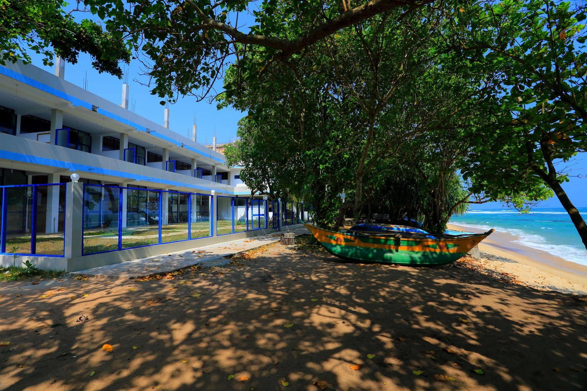 Paradise Beach Resort & Diving School Mirissa Dış mekan fotoğraf